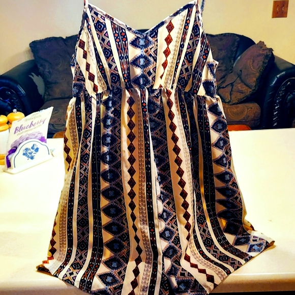 Tops - 10/10.00 Tribal Print Top
